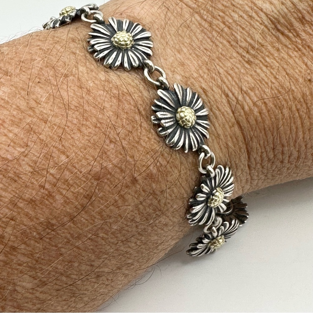 Lagos Two Tone Daisy Link Bracelet - Picture 6 of 6